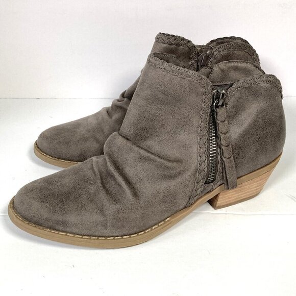 Report Dilly Gray Western Ankle Boots, Size 8, Faux Suede, Side‎ Zip, Braid Trim - Picture 1 of 9